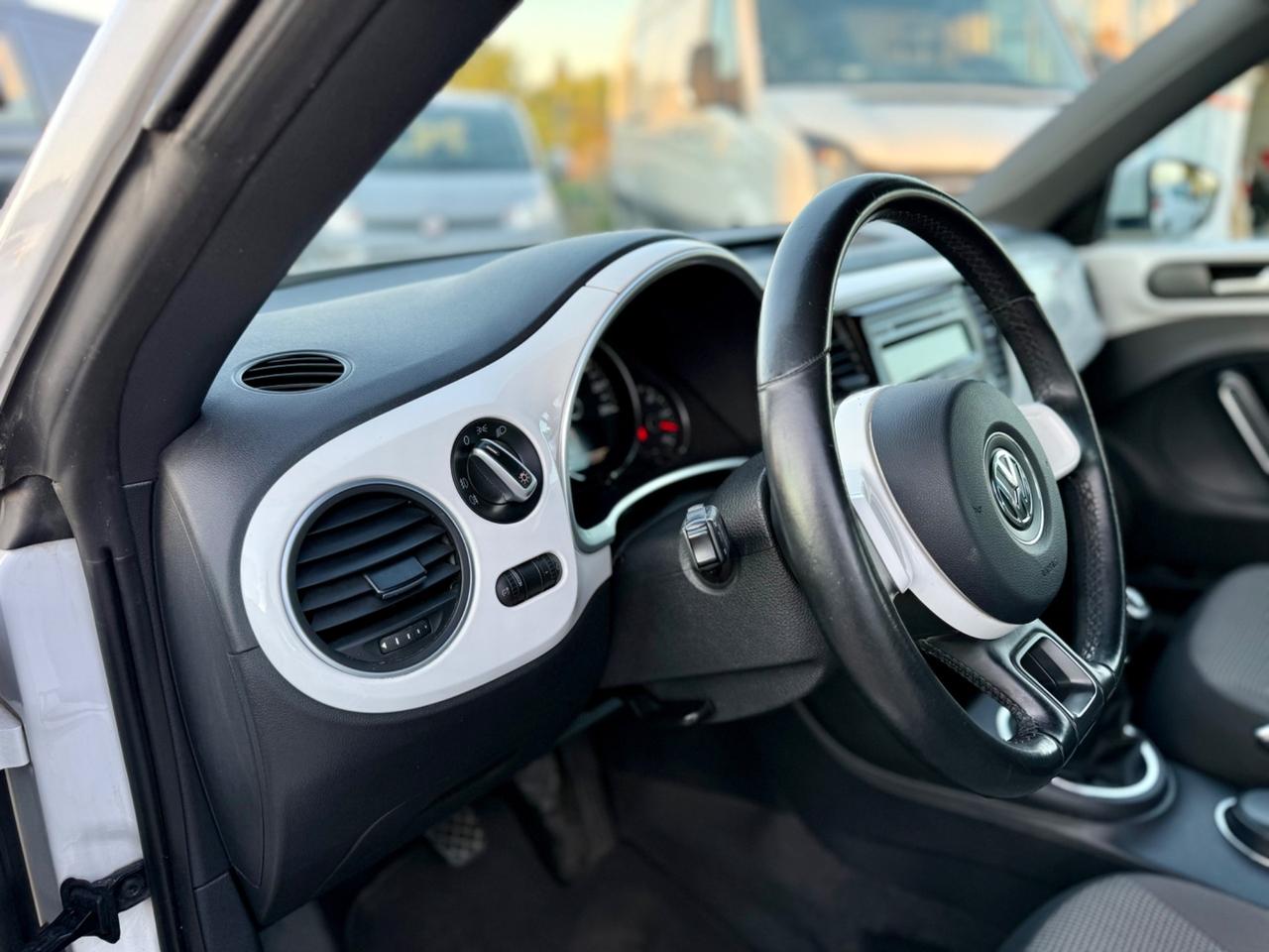 Volkswagen Maggiolino 1.6 TDI Design NEOPATENTATI