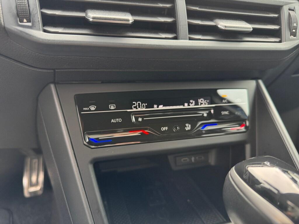 Volkswagen Polo VI 2022 1.0 TSI 95CV DSG R-Line