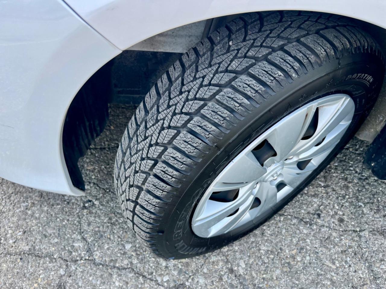 Toyota Yaris 1.5h 2015 61.000km pari al nuovo