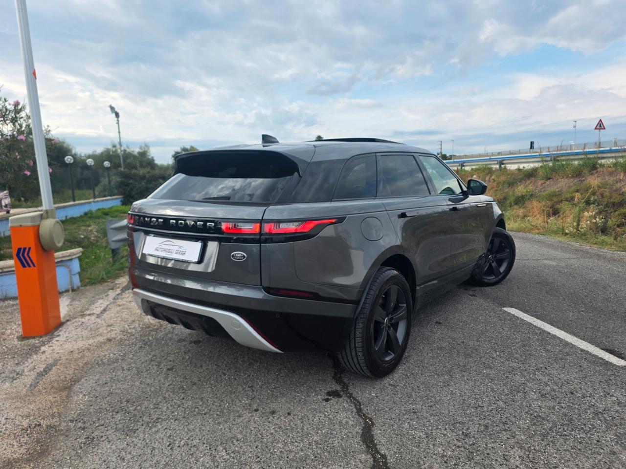 Land Rover Range Velar 2.0D I4 240 CV R-Dynamic