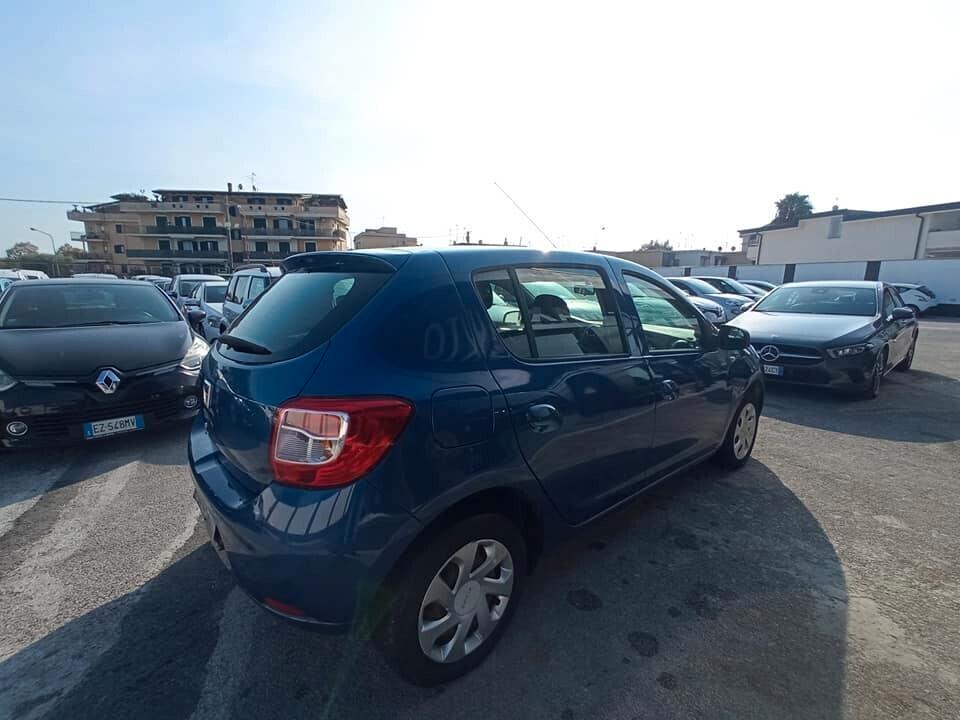 Dacia Sandero 1.2 gpl di serie