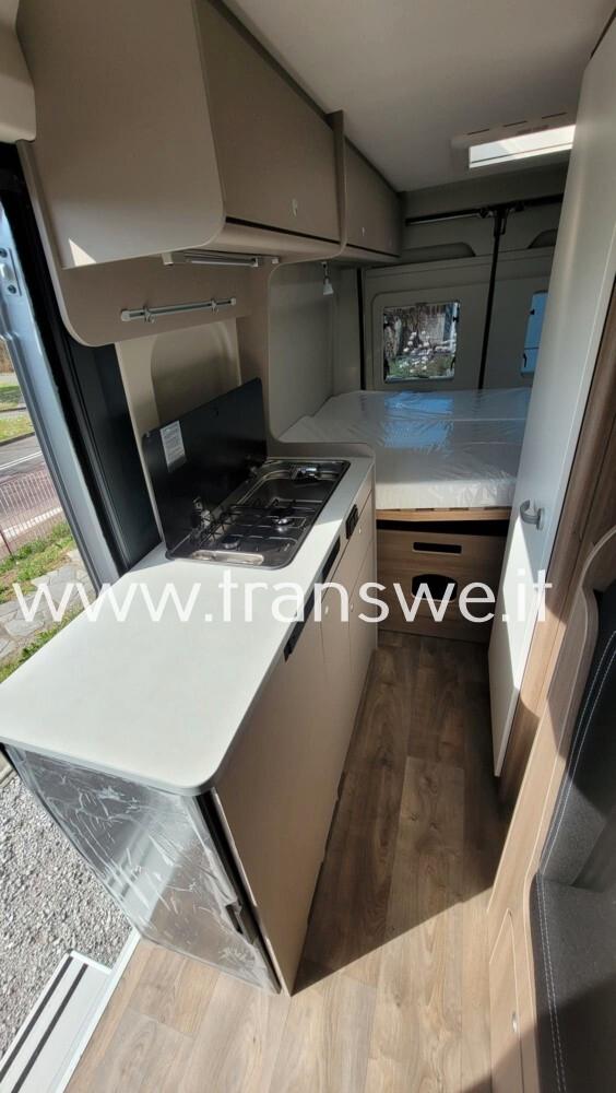 Carado CV600 van con letto matrimoniale posteriore