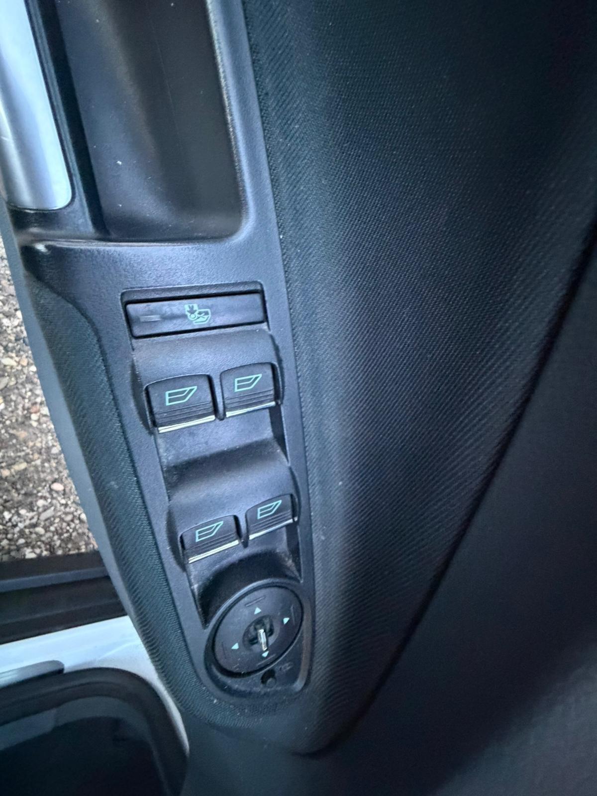 Ford C-Max 2.0 TDCi 115CV Powershift Titanium