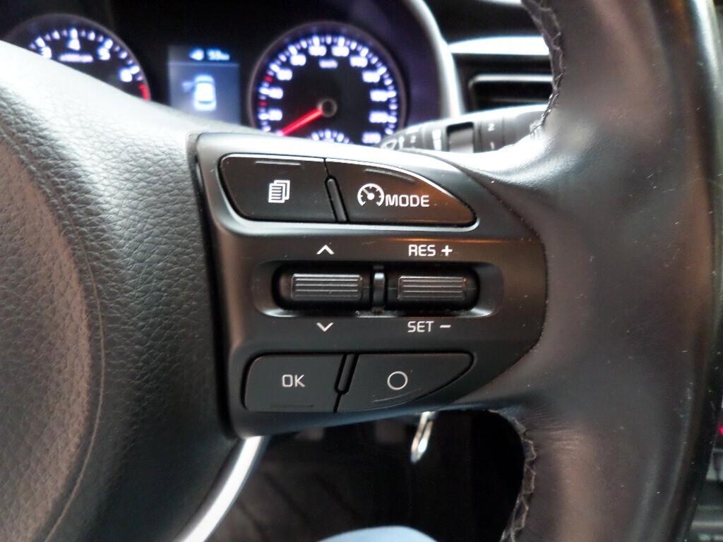KIA STONIC 1.4 MPI ECOGPL STYLE - Navi-CarPlay-Park-Camera-Cerchi 17"