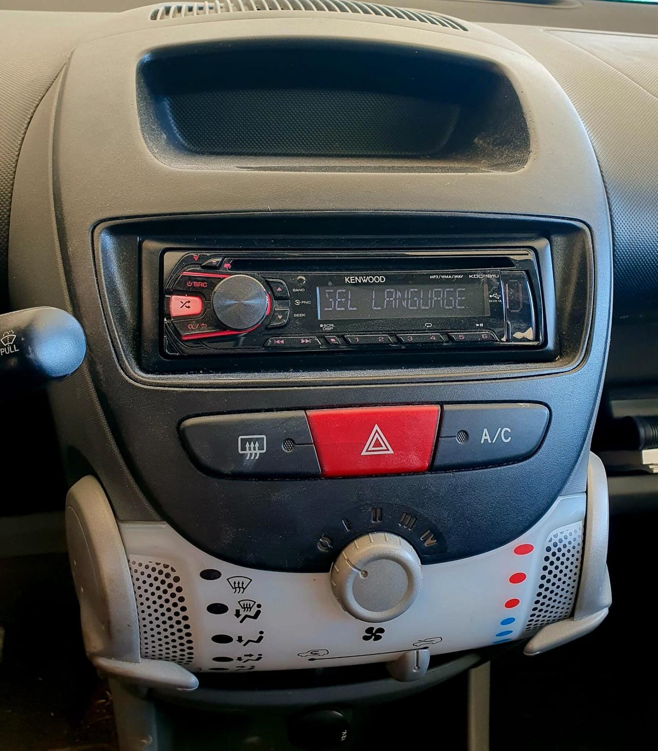 Toyota Aygo 1.0 BENZ - 5 porte - 2010 - KM. 100.000