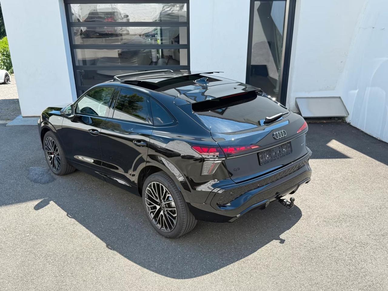 Audi Q3 SPB TDI 110 kW S tronic Line , TETTO, NUOVA