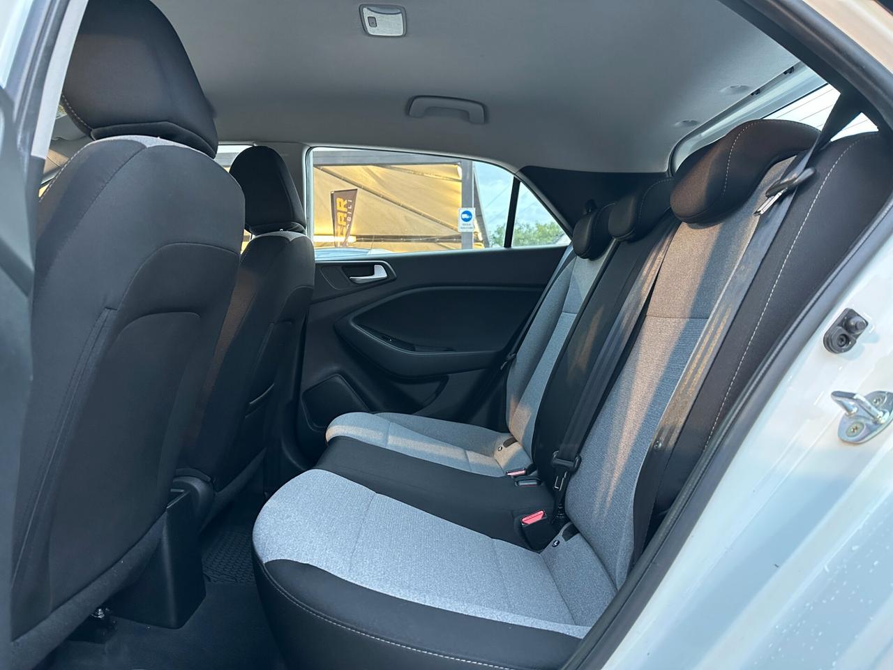 HYUNDAI i20 1.2 84 CV 5 porte Econext Login