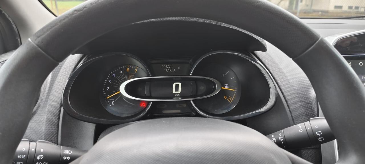 Renault Clio 1.2 75CV 5 porte Costume National