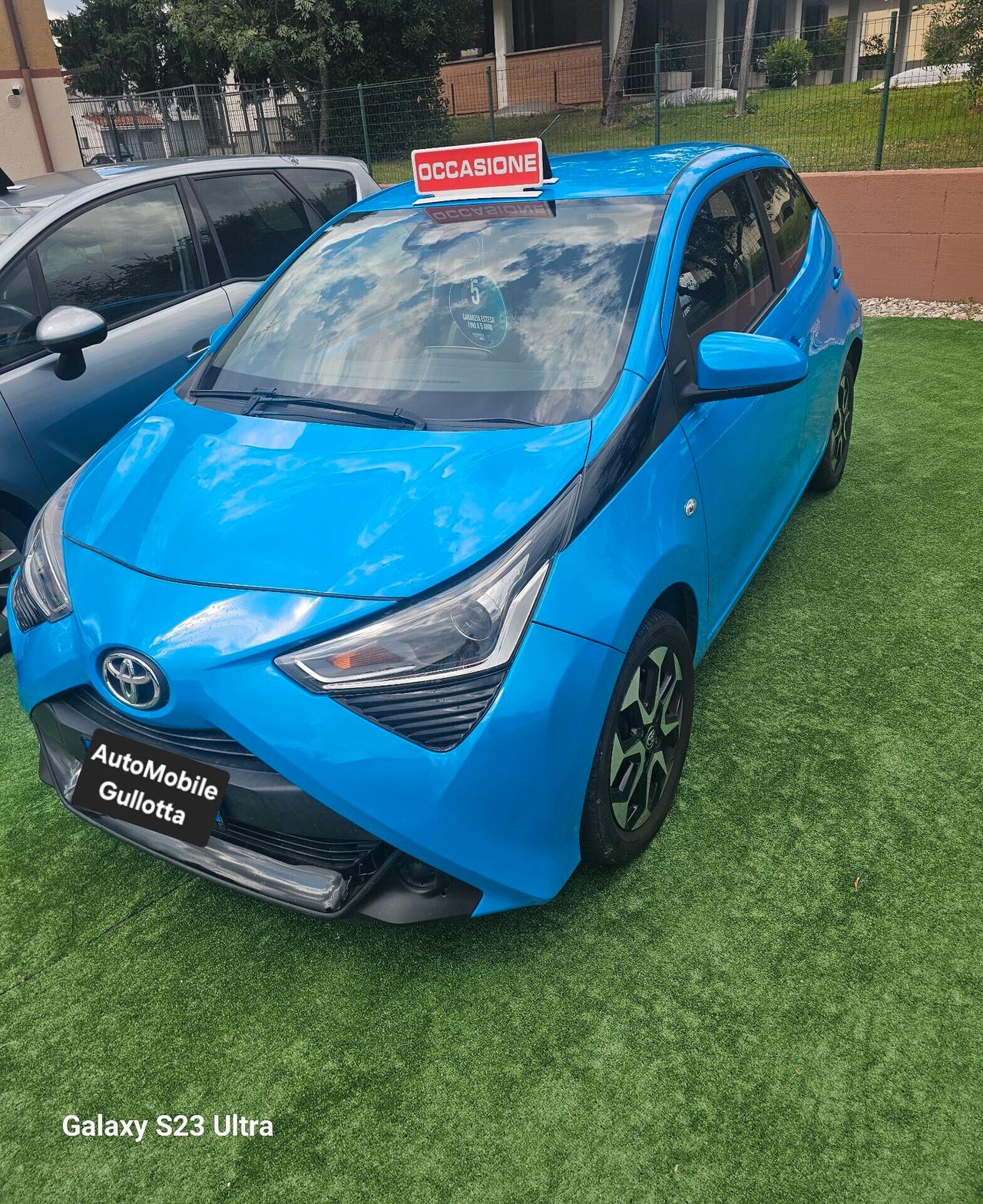 Toyota Aygo Connect 1.0 VVT-i 72 CV 5 porte x-clusiv