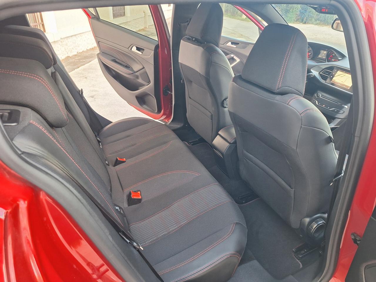 Peugeot 308 1.5 hdi "BERLINA" GT LINE NAVI 2018