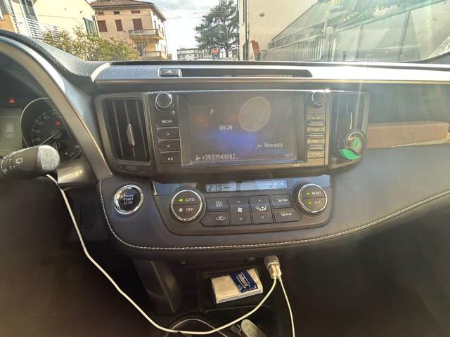 TOYOTA RAV 4 RAV4 2.0 D-4D 2WD Business