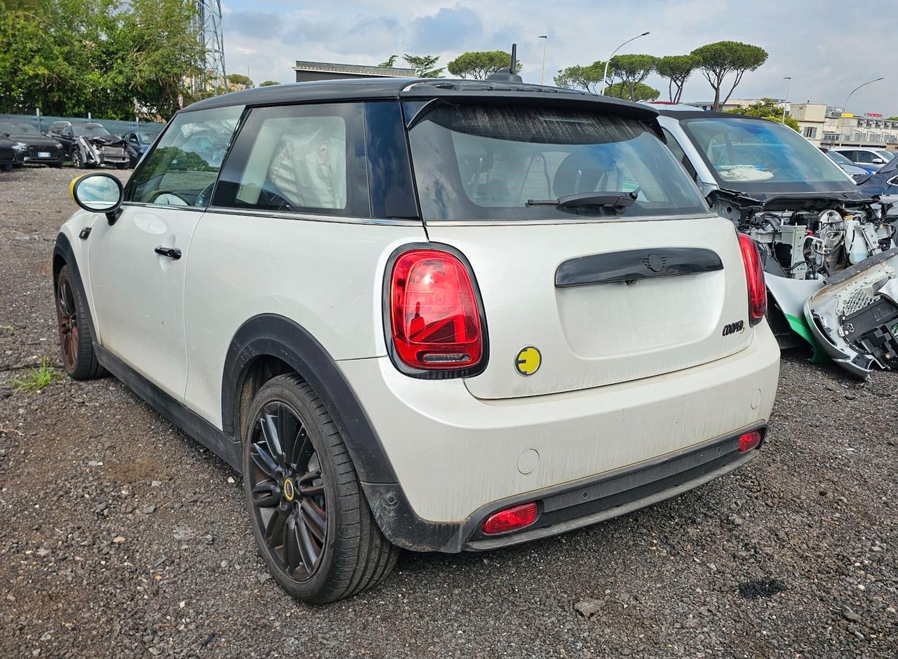 SINISTRATA Mini Full Electric Cooper SE Resolute
