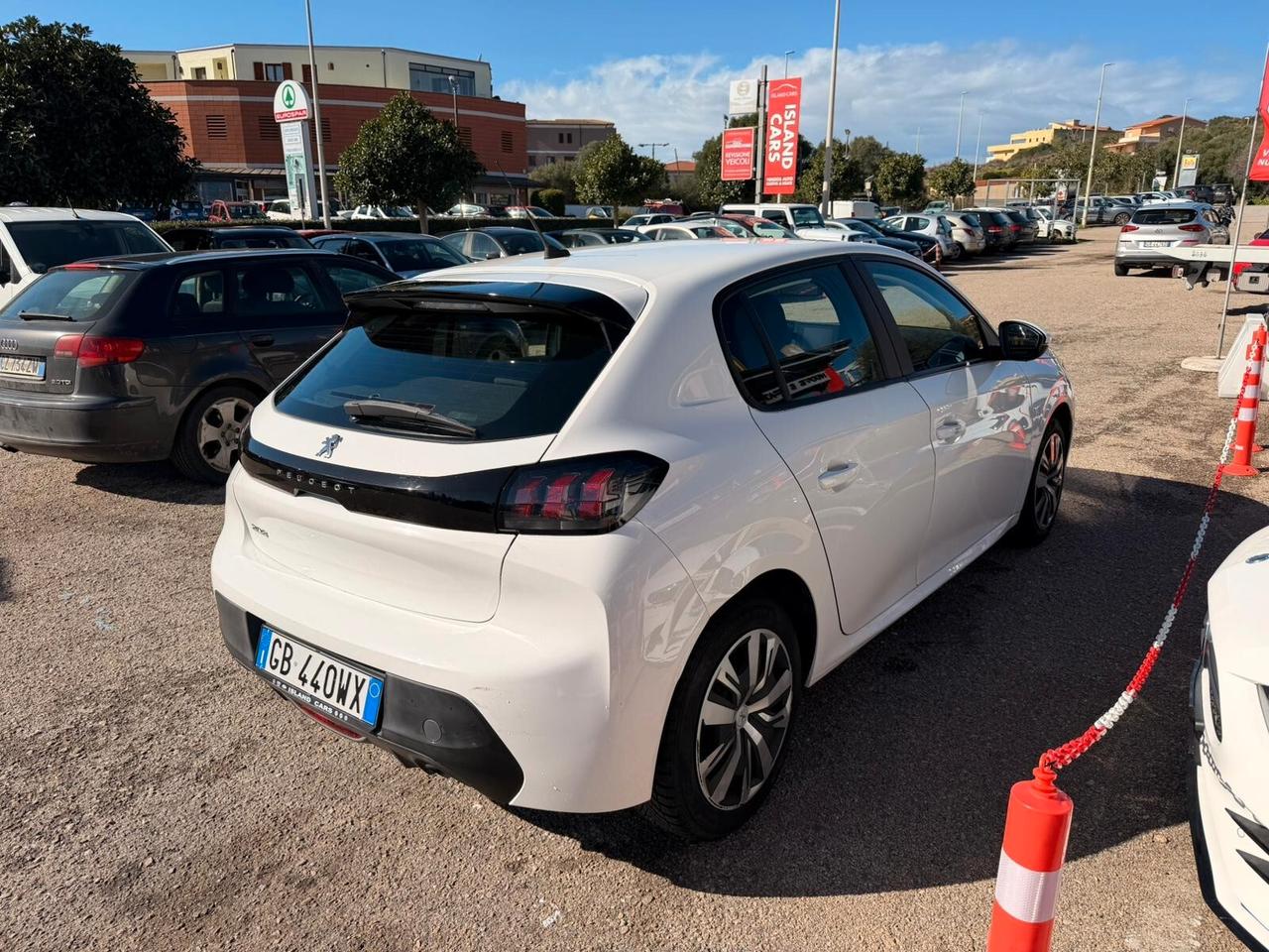 Peugeot 208 Neopatentati