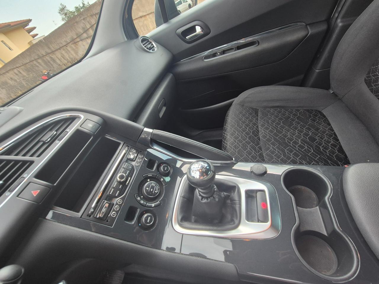 Peugeot 3008 1.6 HDi 115CV Business