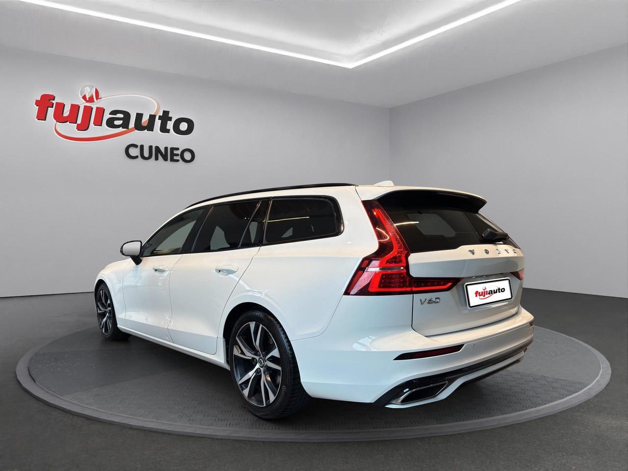 Volvo V60 2.0 d4 R-design awd geartronic my20