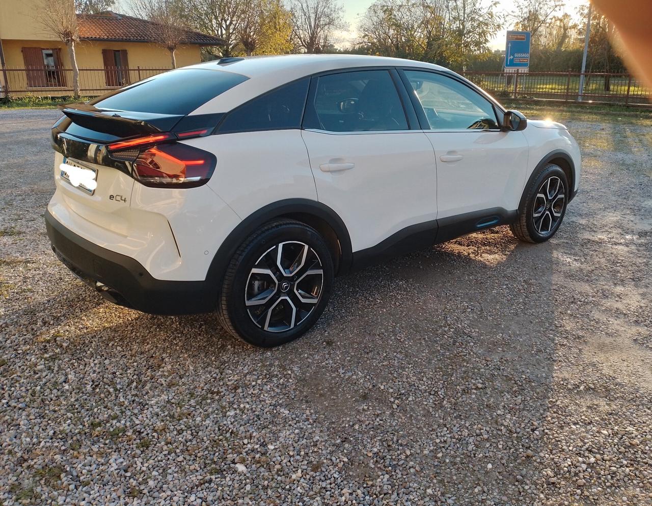 Citroen C4 E-C4 Elettrica 136 CV Shine