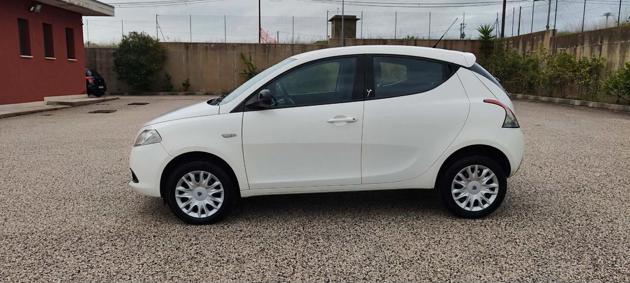 Lancia Ypsilon 0.9 TwinAir 85 CV 5 porte Metano Ecochic Gold