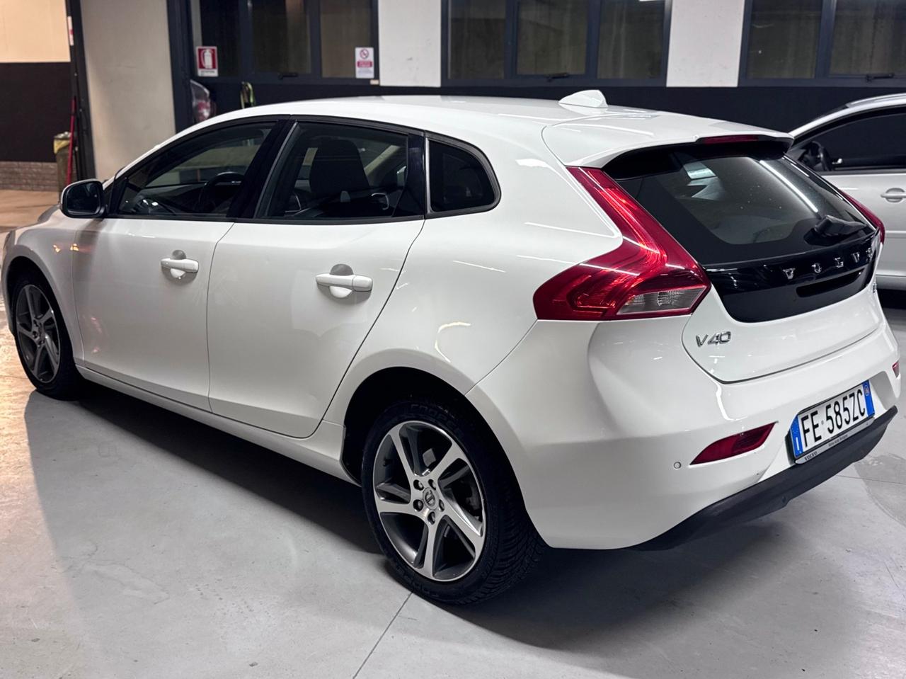 Volvo V40 R 2.0 Diesel 110cv Auto 2016 Euro 6b