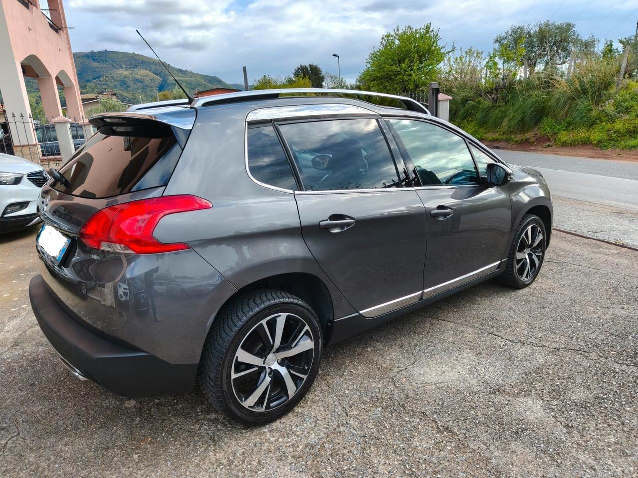 Peugeot 2008 1.6 HDI – Allure - 2014