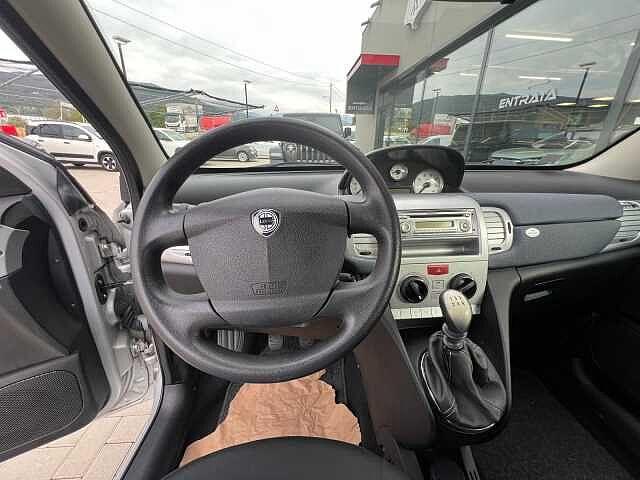 Lancia Ypsilon 1.2 Oro Giallo