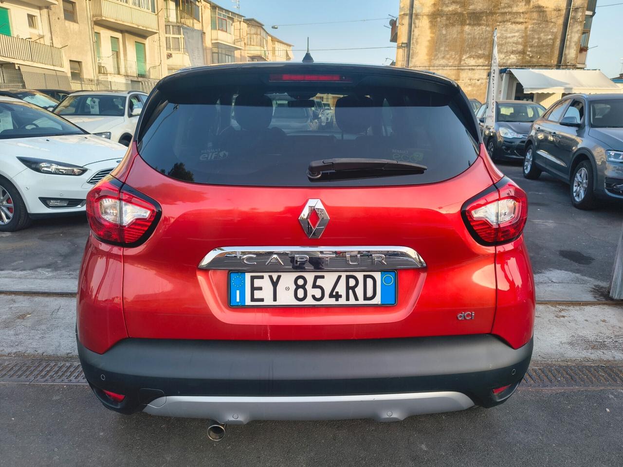 RENAULT CAPTUR 1.5 DIESEL 230.000 KM ANNO 2015