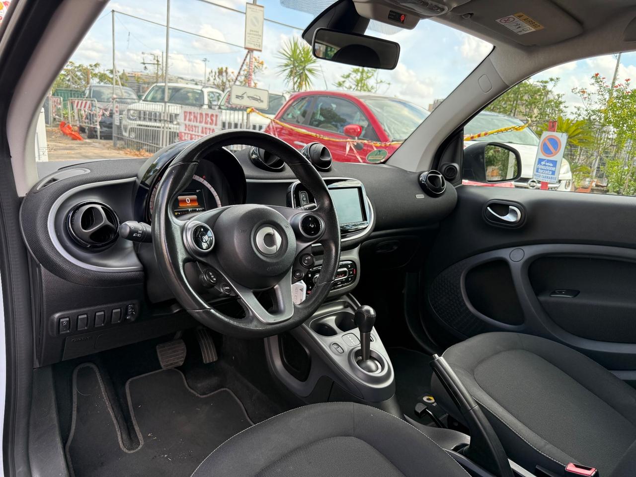 Smart ForTwo 1.0 71cv Coupe Clima cambio Auto Navi
