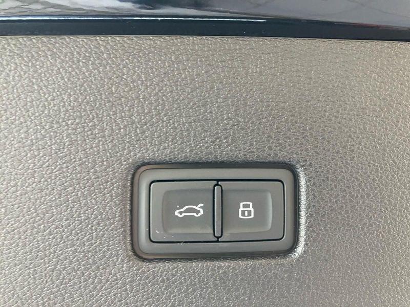 Audi Q8 RS TFSI V8 quattro tiptronic
