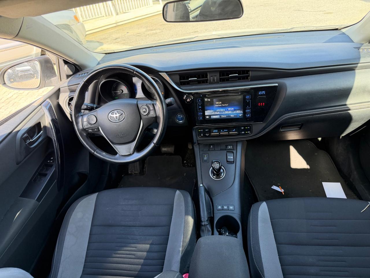 Toyota Auris 1.8 Hybrid Lounge automatico