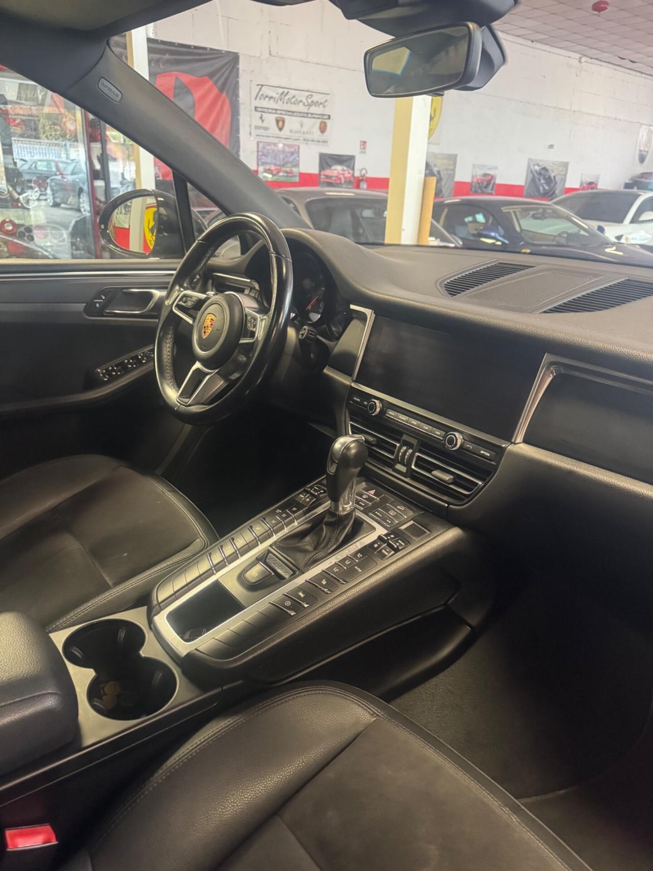 Porsche Macan 2.0 BENZINA 245Cv PERMUTE