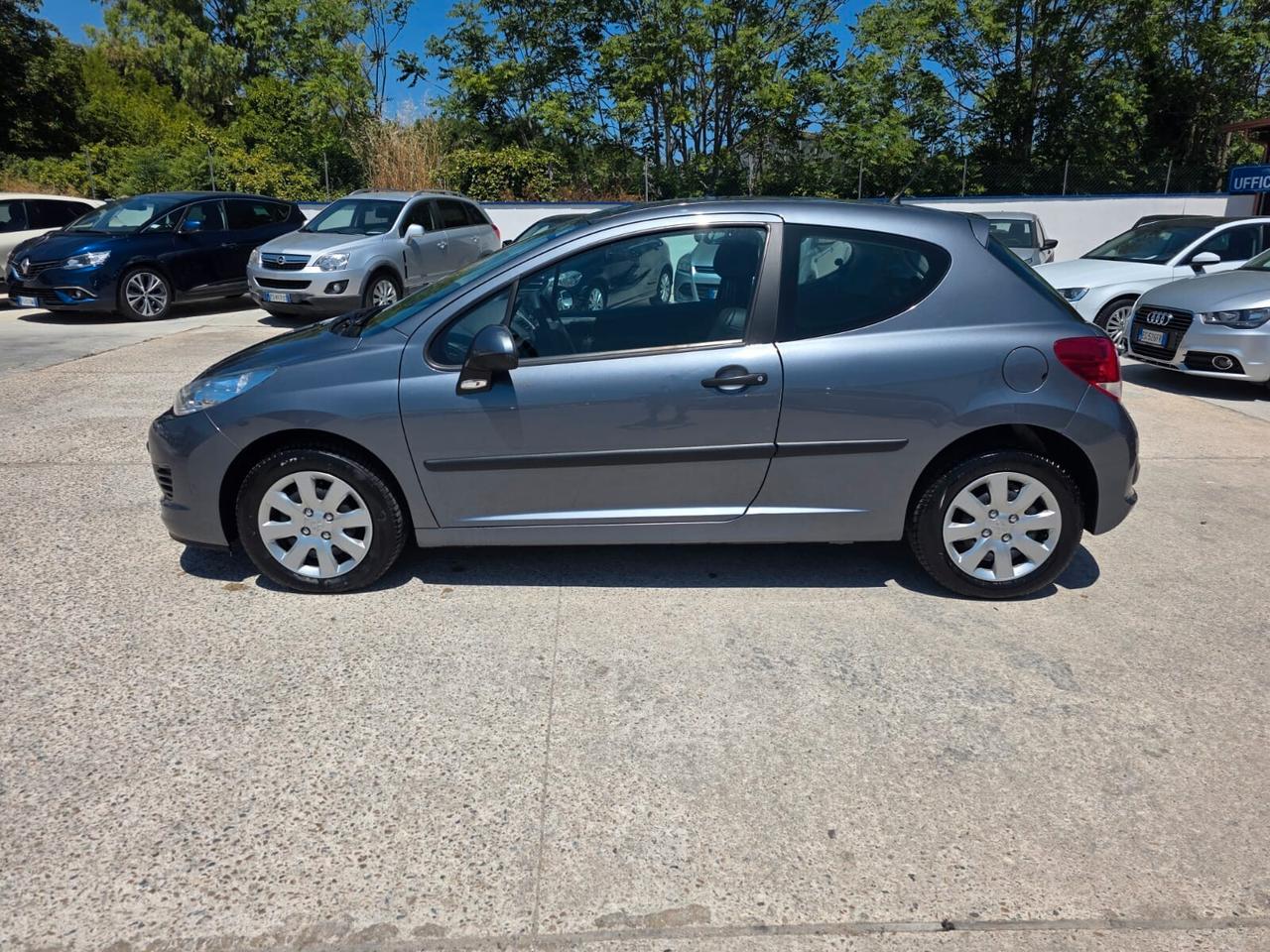 Peugeot 207 1.4 8V 75CV 3p. ONE Line
