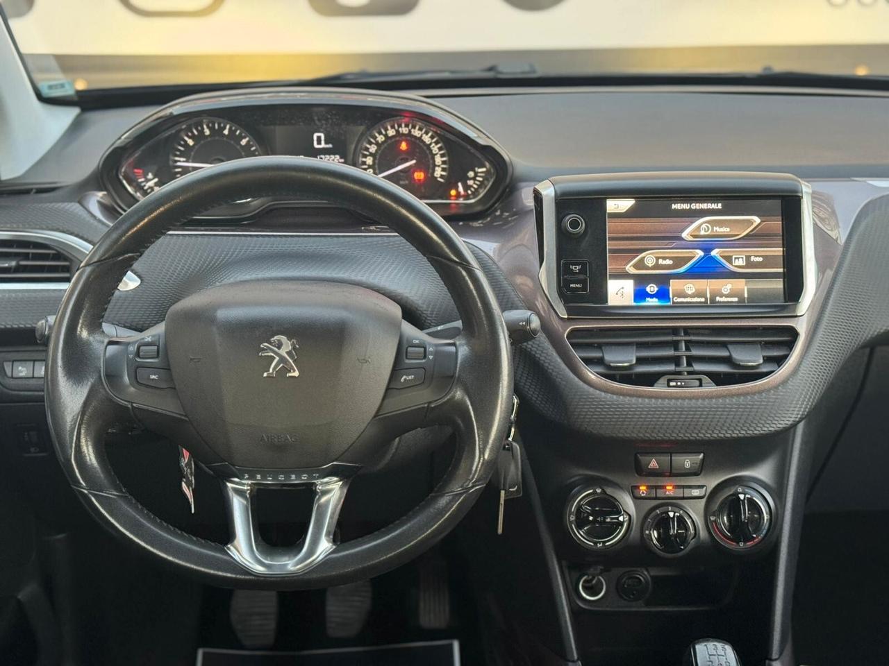 Peugeot 2008 1.2 VTi 82CV Allure