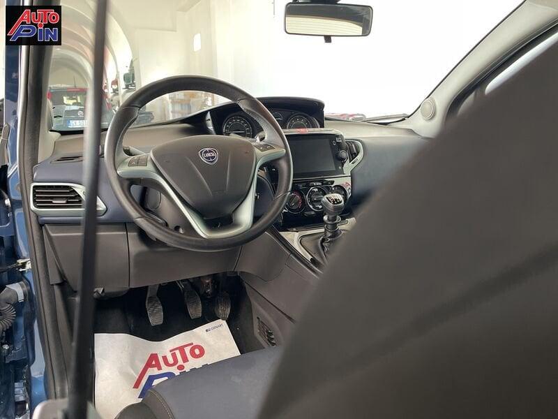 Lancia Ypsilon Ypsilon 1.0 FireFly 5 porte S&S Hybrid Platino