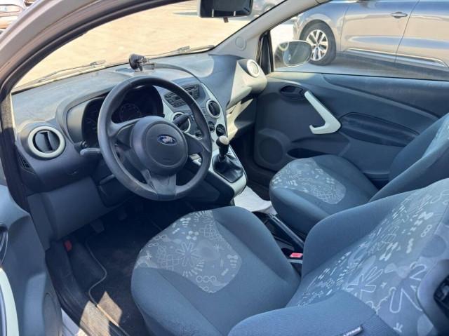 Ford Ka 1.2 Titanium s esp,tcs 69cv E5