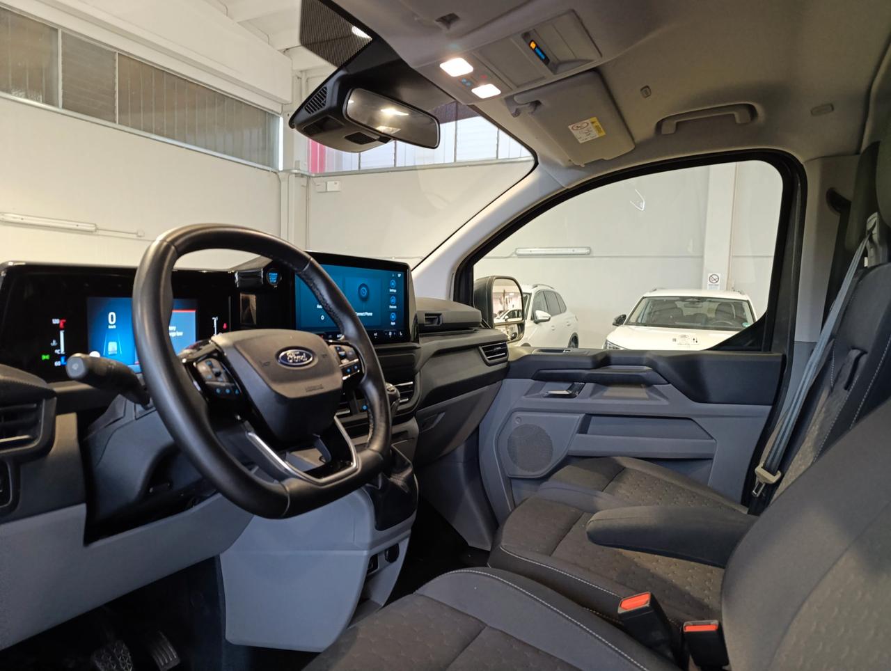 FORD Transit Custom V710 320 2.0 ecoblue 150cv combi M1 Titanium L2H1
