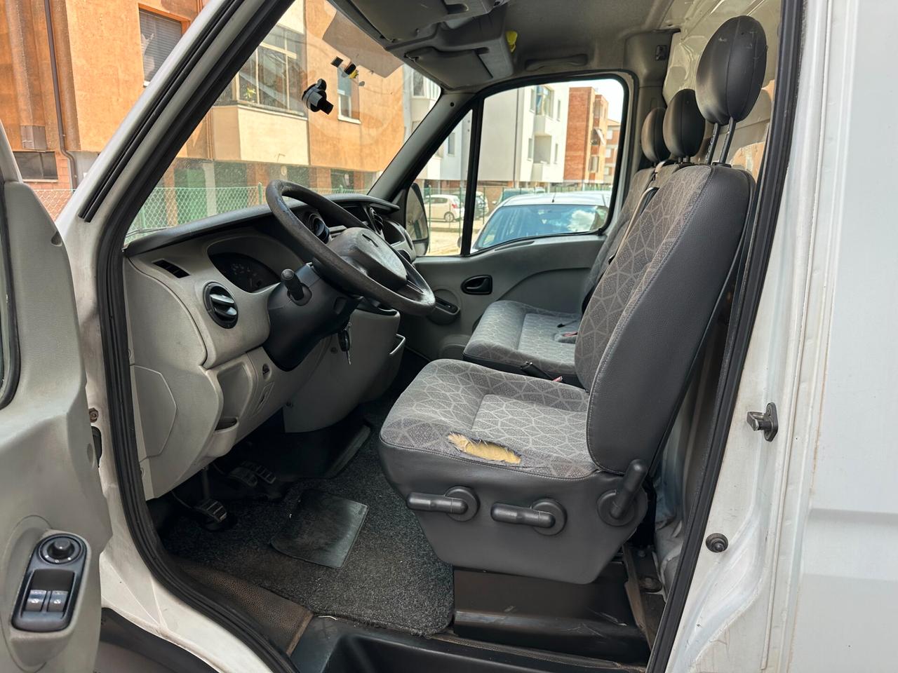 Renault Master 2.5 DCI (12 RATE)