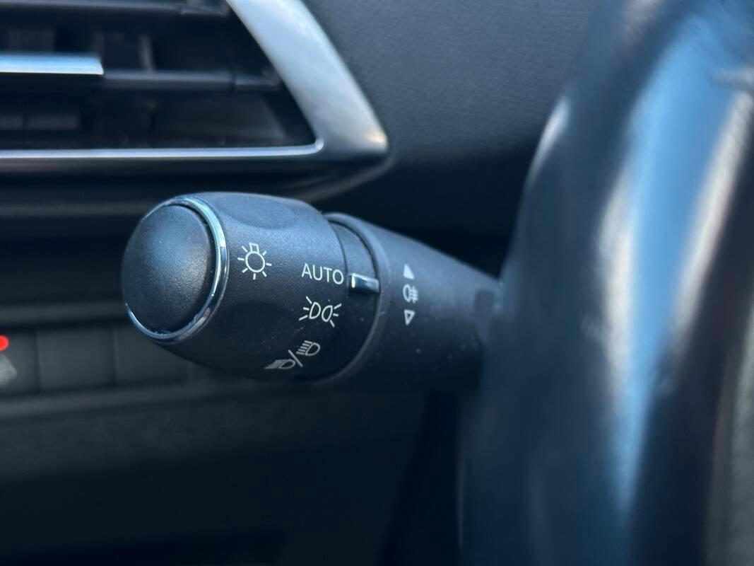 Peugeot 5008 1.5 bluehdi Allure Pack 130cv 7 Posti AUTOMATICA