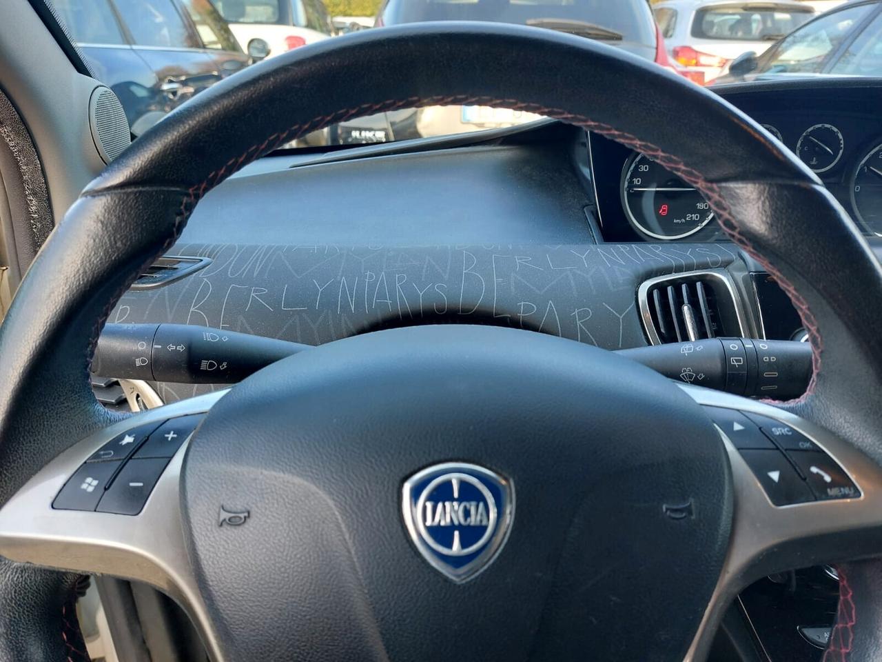 Lancia Ypsilon 0.9 TwinAir 85 CV 5 porte Metano Ecochic Elefantino