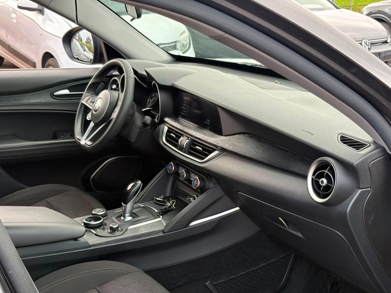 Alfa Romeo Stelvio 2.2 Turbodiesel 190 CV AT8 RWD Business