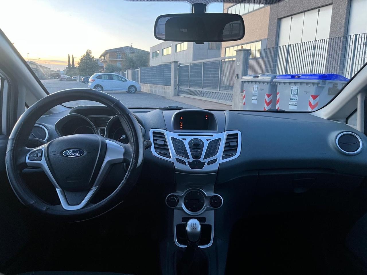 Ford Fiesta 1.4 TDCi 5p. Titanium