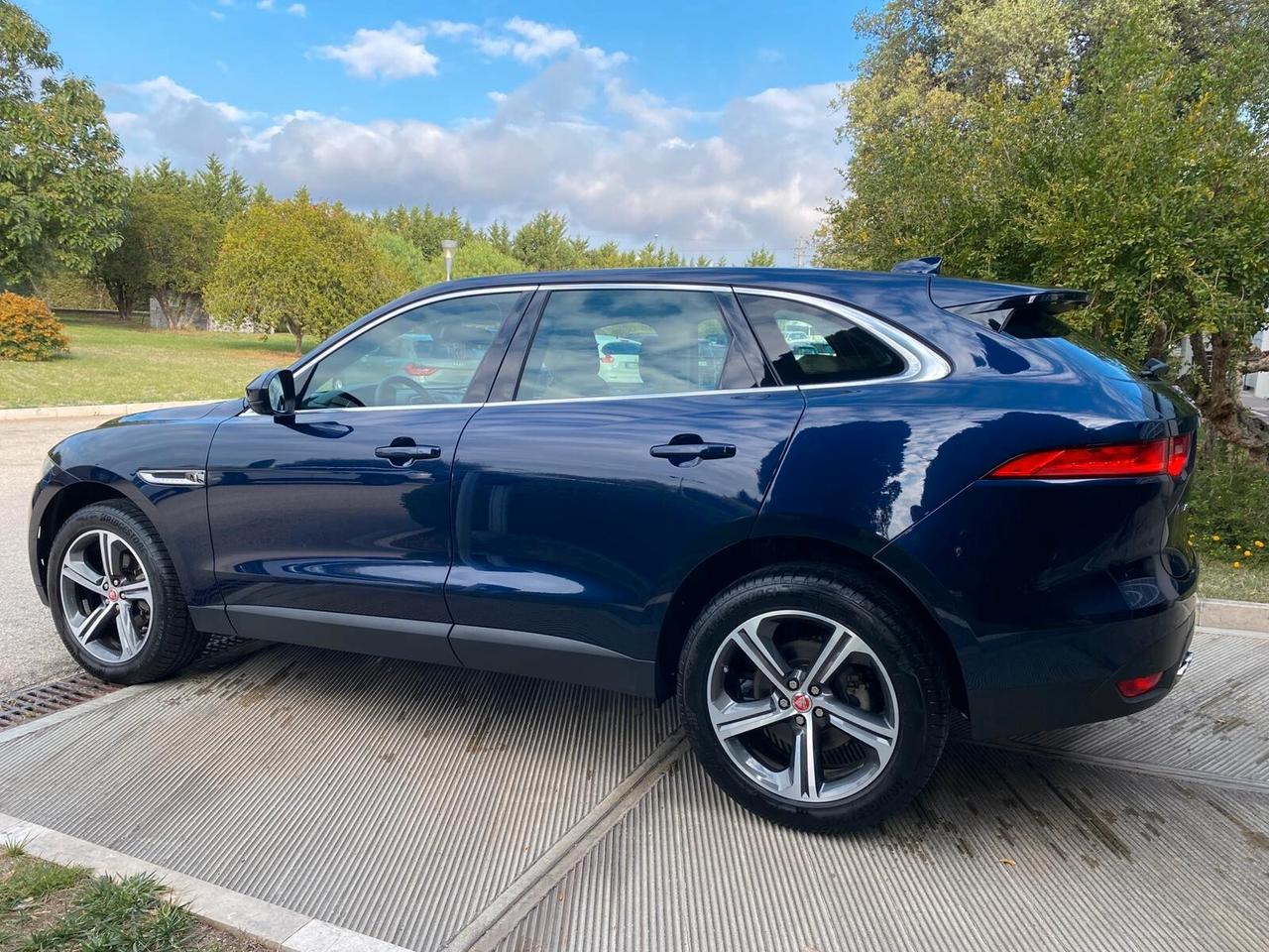 Jaguar F-Pace 2.0 D 180 CV AWD Prestige
