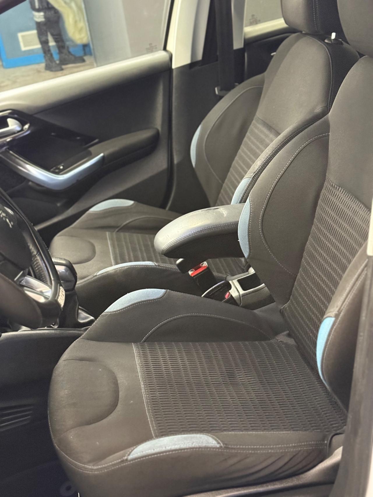 Peugeot 208 1.6 e-HDi 92 CV Stop&Start 5 porte Allure