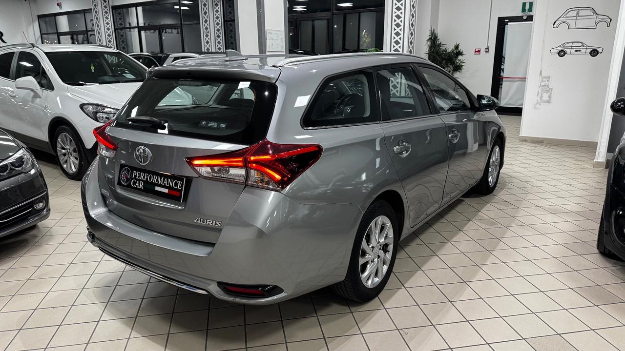Toyota Auris Touring Sports 1.6 D-4D Lounge