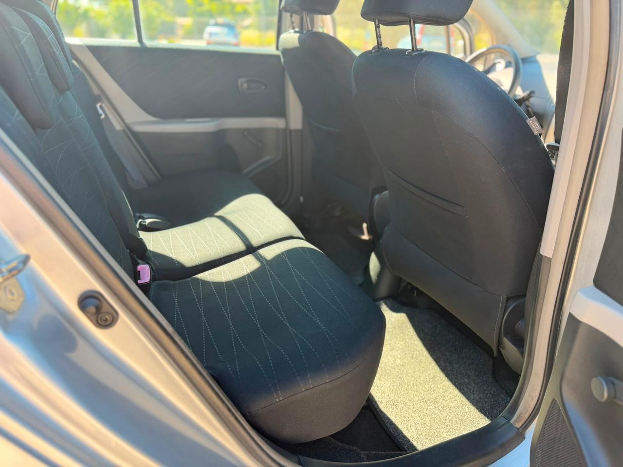 Toyota Yaris 1.0 5 porte Sol