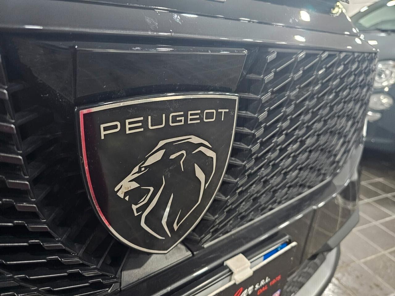 Nuova PEUGEOT 3008 GT - Hybrid 145CV E-DCS6 Grigio Titanio