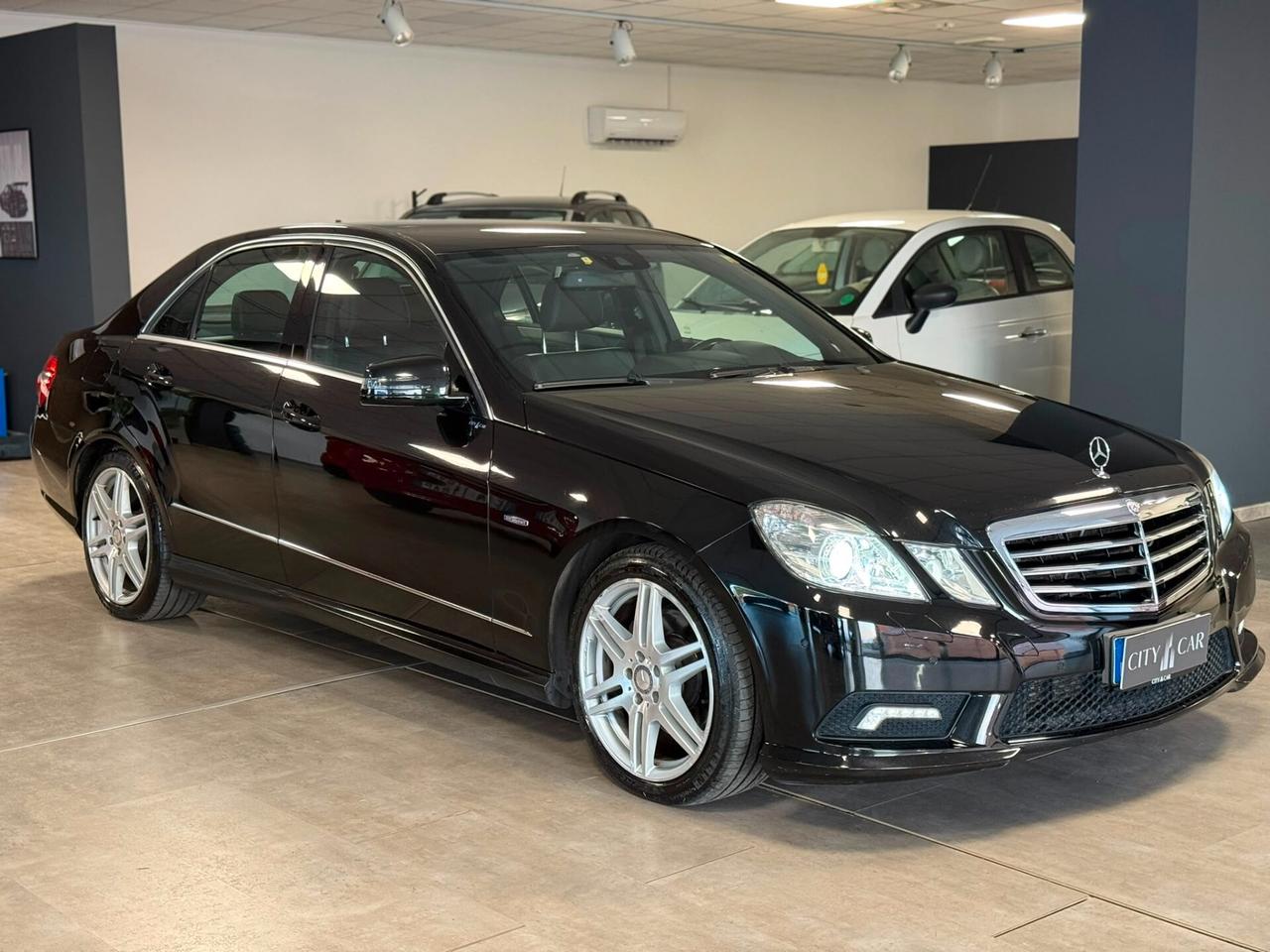 Mercedes-benz E 350 350CDI bueTEC 4Matic premium amg 265cv 195kw