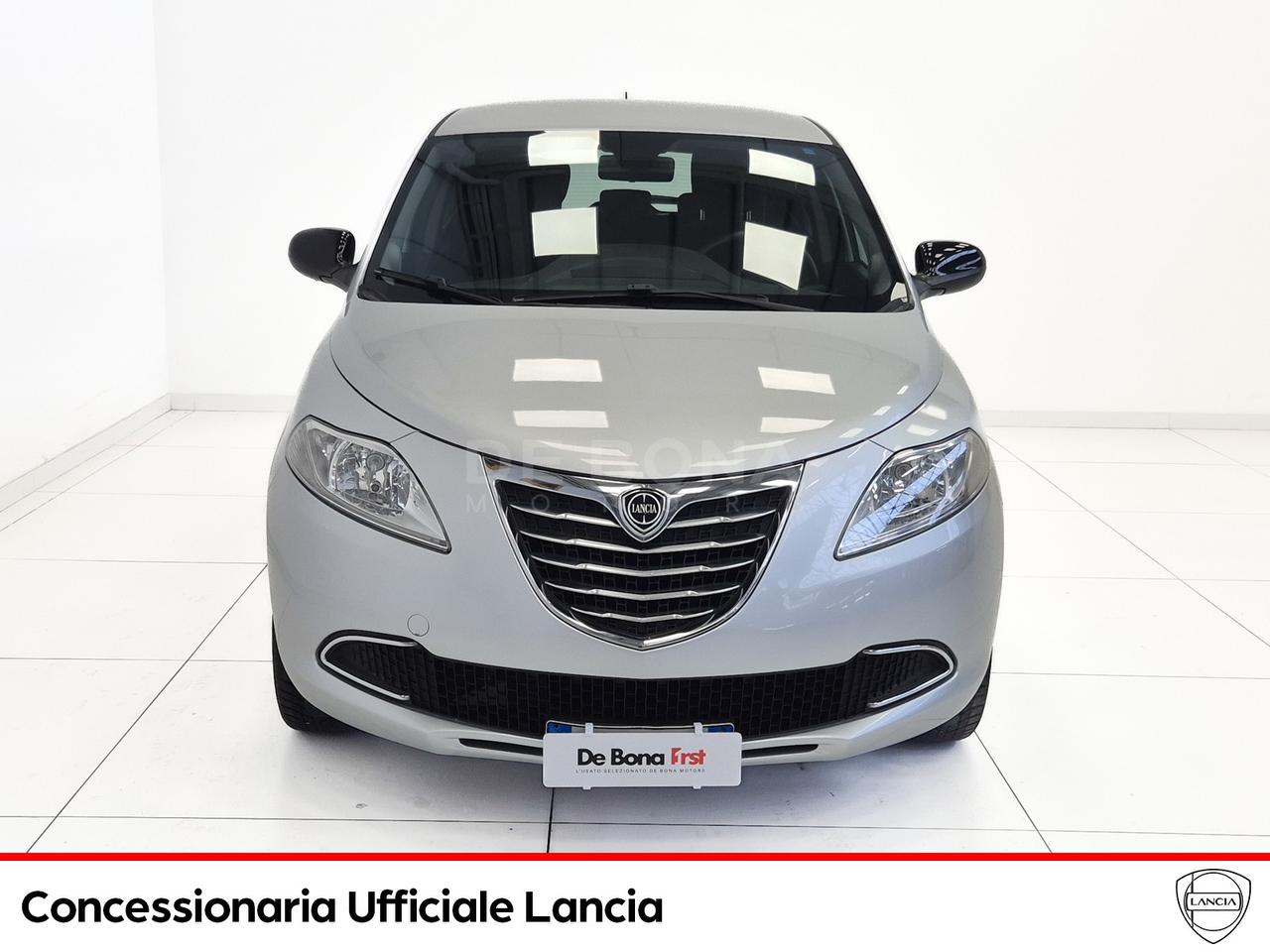 Lancia Ypsilon 1.2 8v silver c/clima 69cv