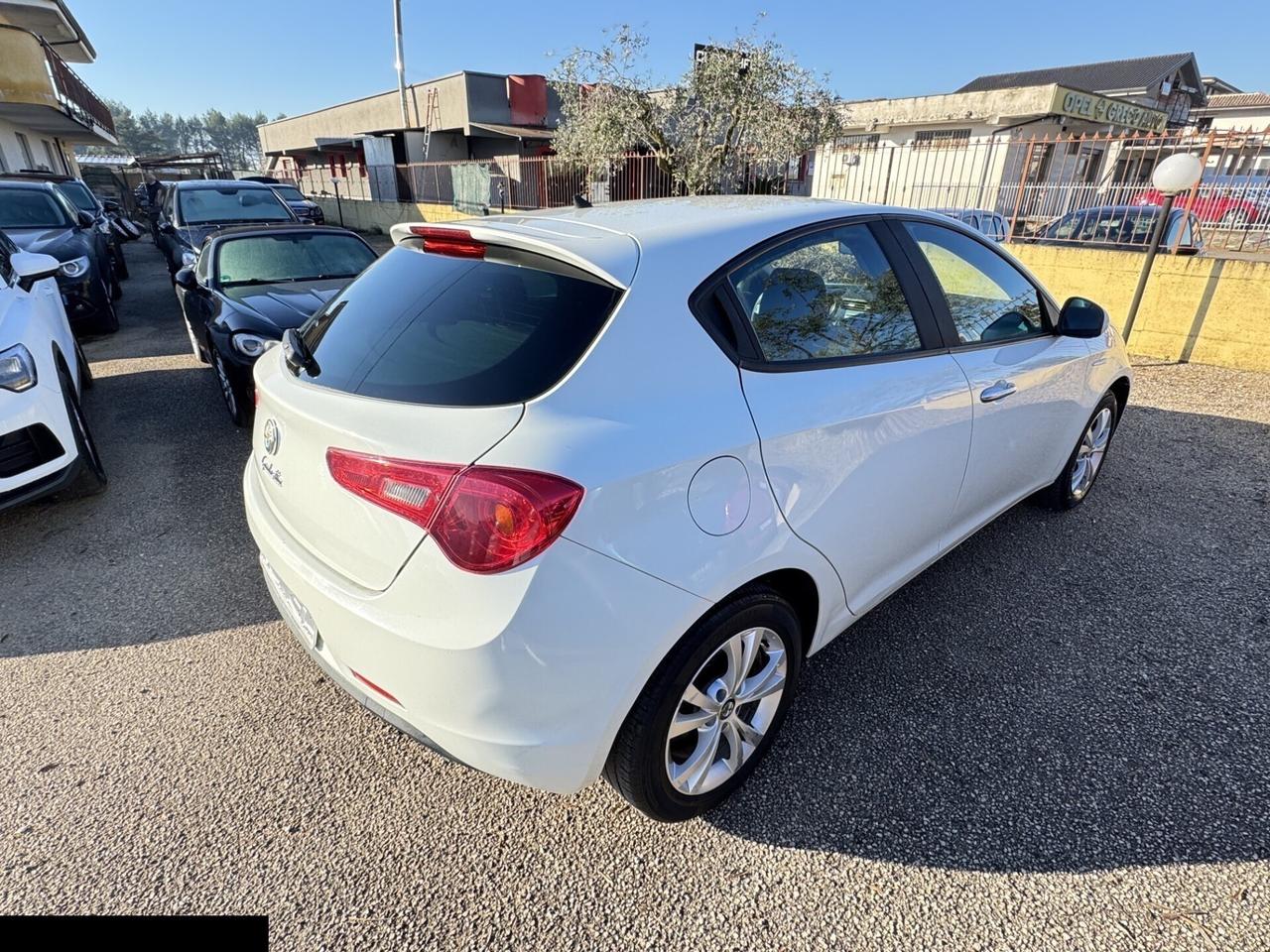 ALFA ROMEO GIULIETTA 1.6 SPORT INTERNI IN PELLE