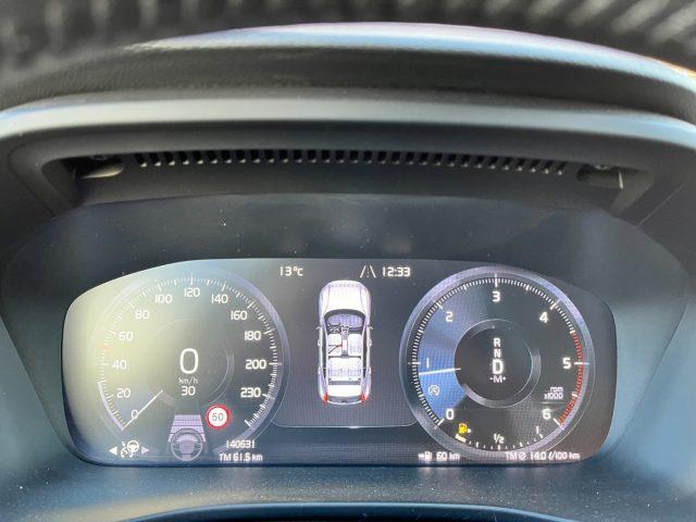 VOLVO XC40 D3 AWD Geartronic Momentum