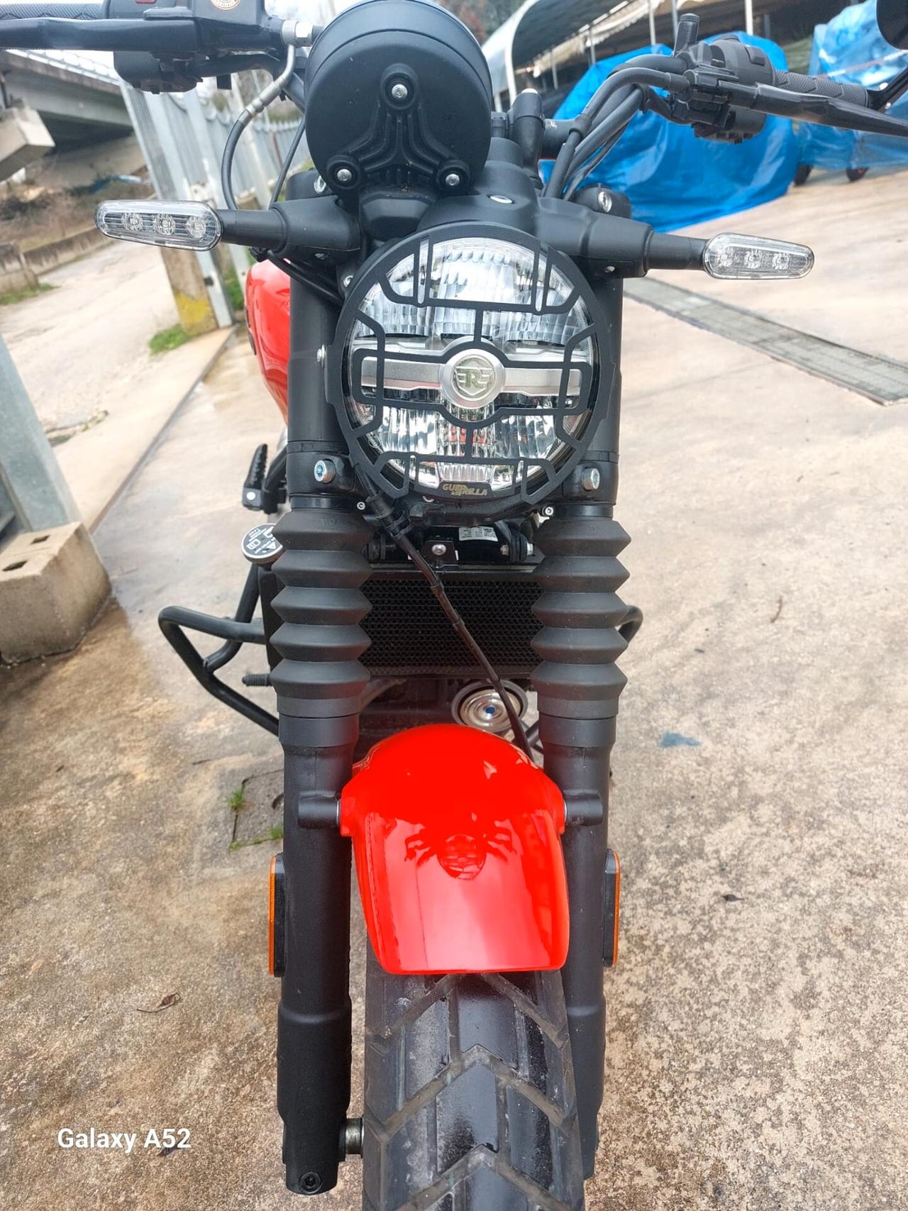 Royal Enfield Guerrilla 450