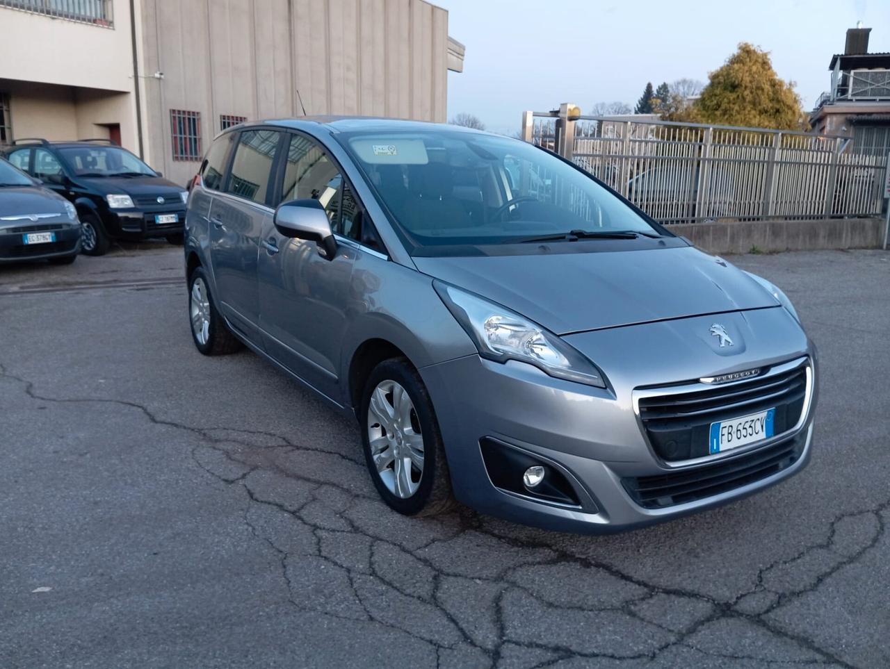 Peugeot 5008 BlueHDi 120 EAT6 S&S Allure